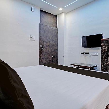 Hotel O White Palace Hotel Rajkot Dış mekan fotoğraf