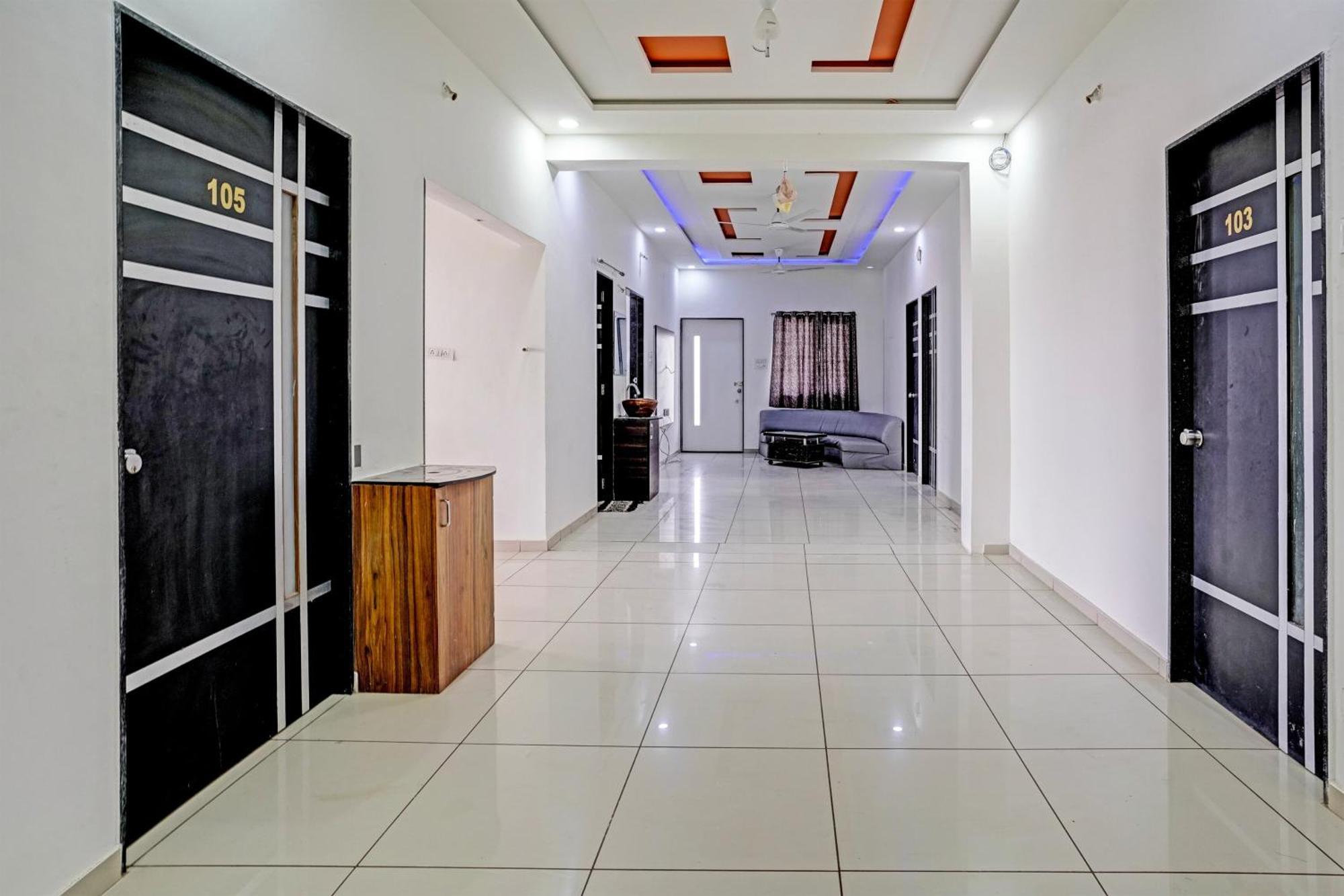 Hotel O White Palace Hotel Rajkot Dış mekan fotoğraf