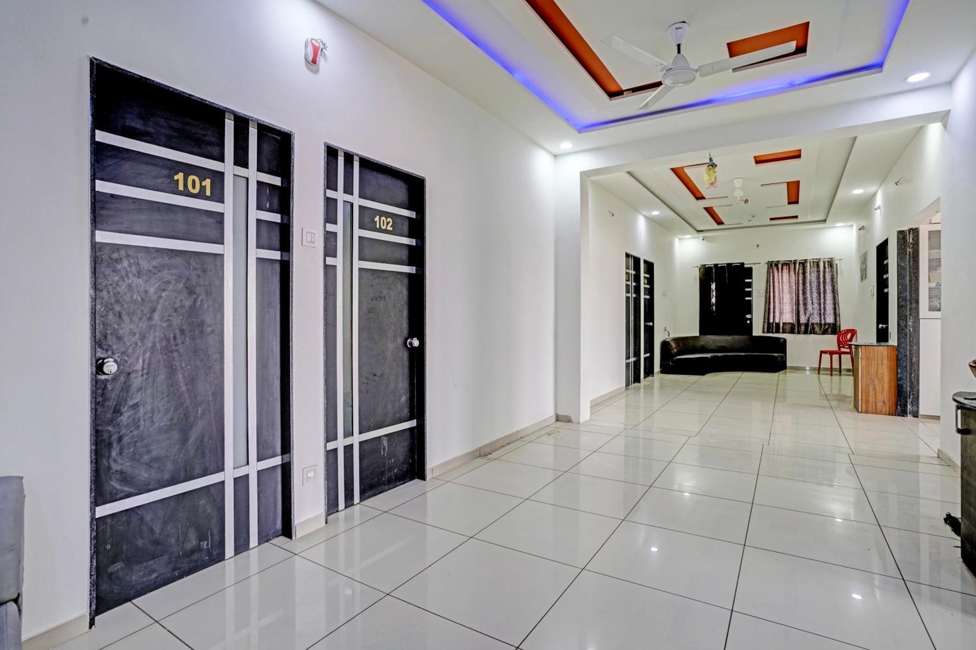 Hotel O White Palace Hotel Rajkot Dış mekan fotoğraf