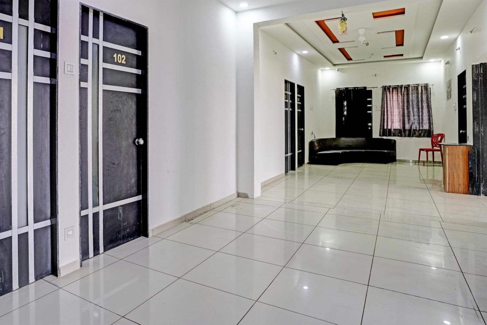 Hotel O White Palace Hotel Rajkot Dış mekan fotoğraf